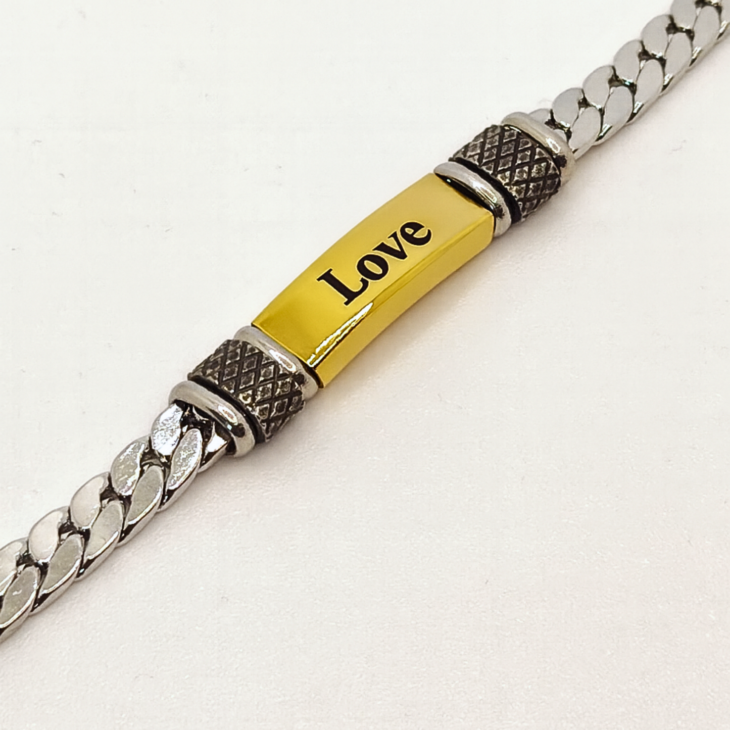 "Legame Infinito" – Bracciale in Acciaio Bicolore Personalizzabile con Incisione