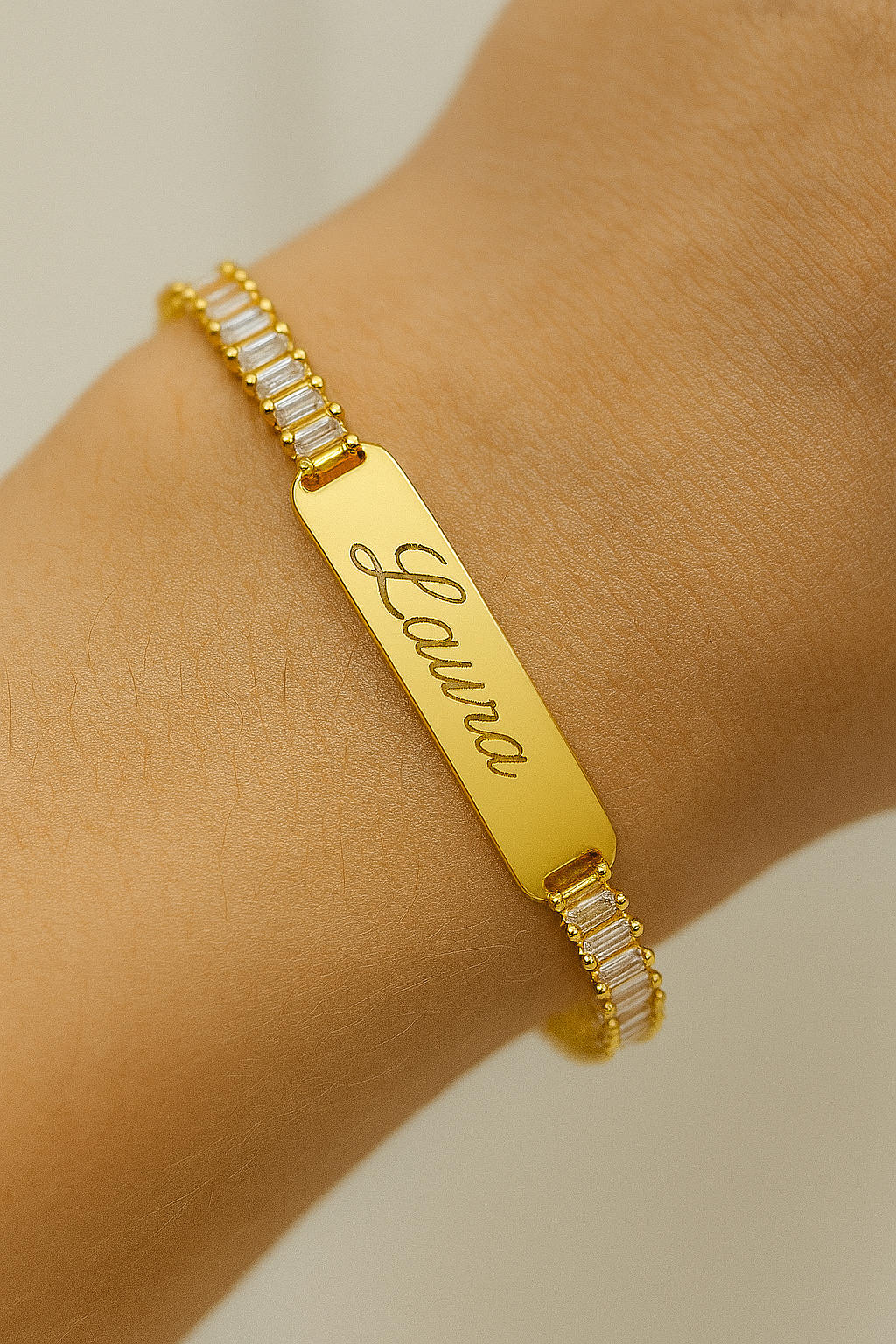 Bracciale Personalizzato "Riflessi d’Amore" – Eleganza in Oro o Argento con Incisione