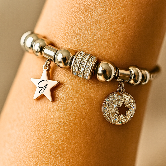 Stella del Cuore" – Bracciale con Charm Personalizzabile e Dettagli Brillanti