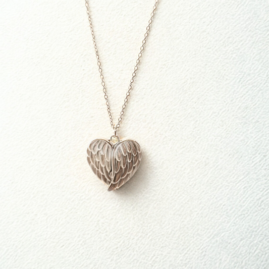 Collana "Angelo Eterno" – Le Ali del Cuore