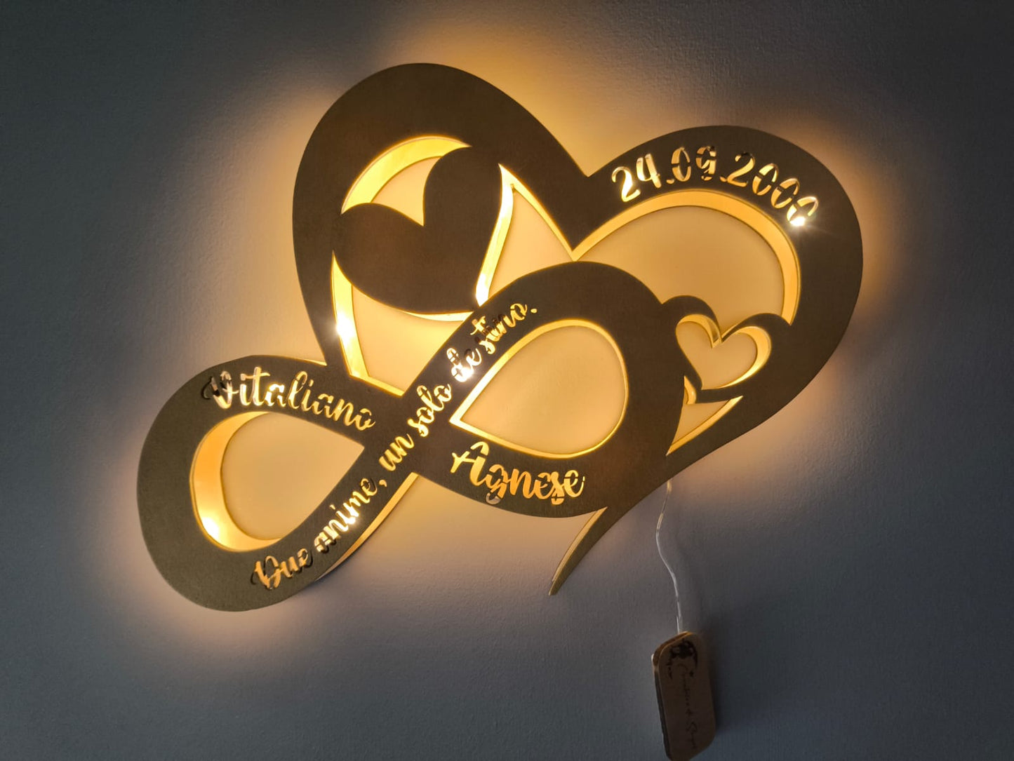Lampada in Legno Infinito – Amore Personalizzato con Nomi e Data