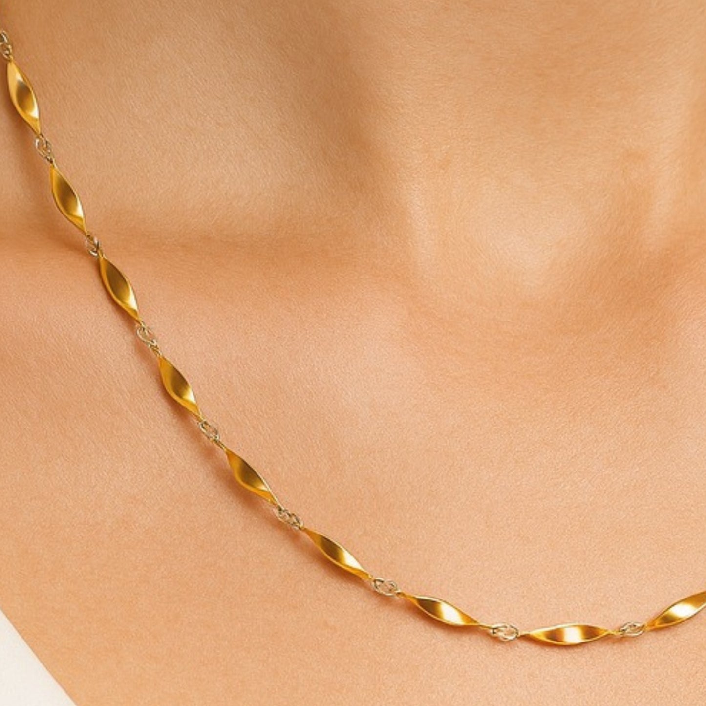 Collana Vento di Luce in Acciaio 316L, anallergica e non annerisce