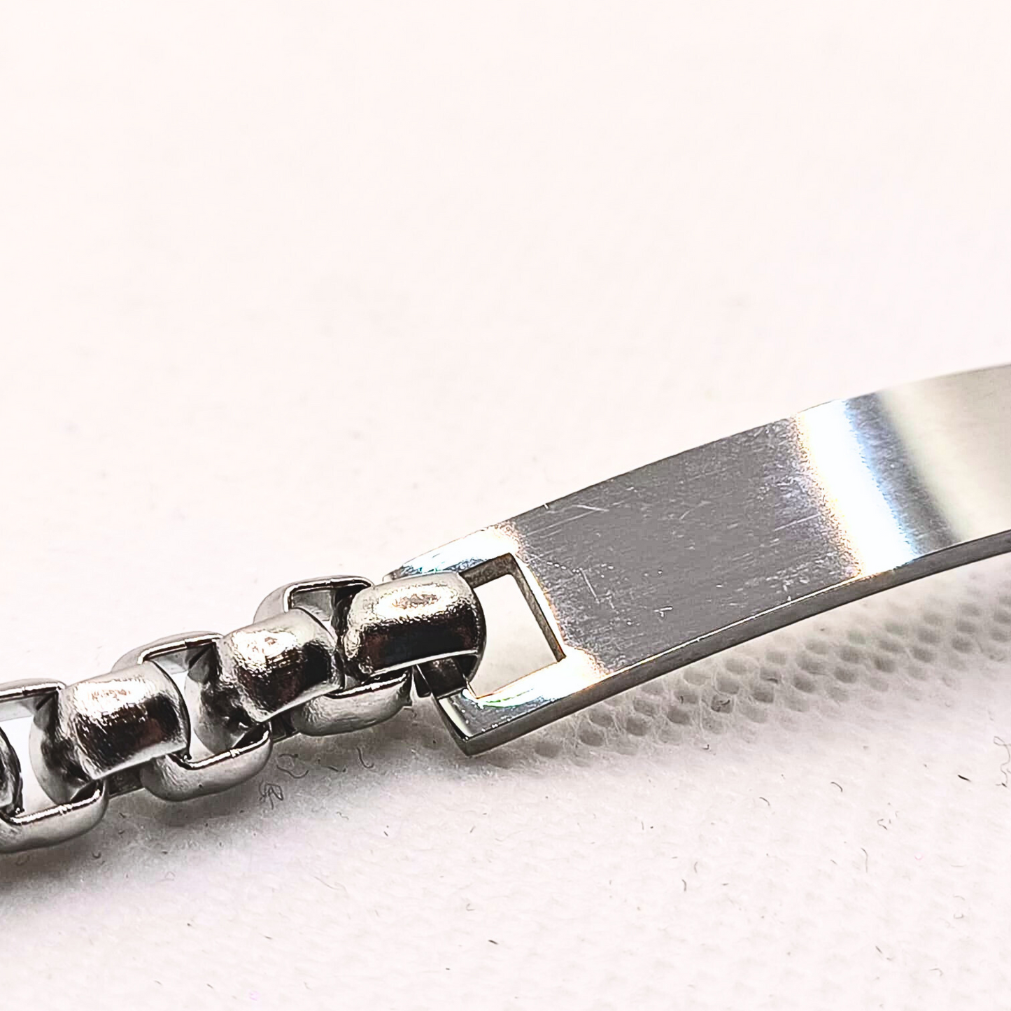 Bracciale a Catena Cubana con Banda Personalizzabile – Stile e Carattere