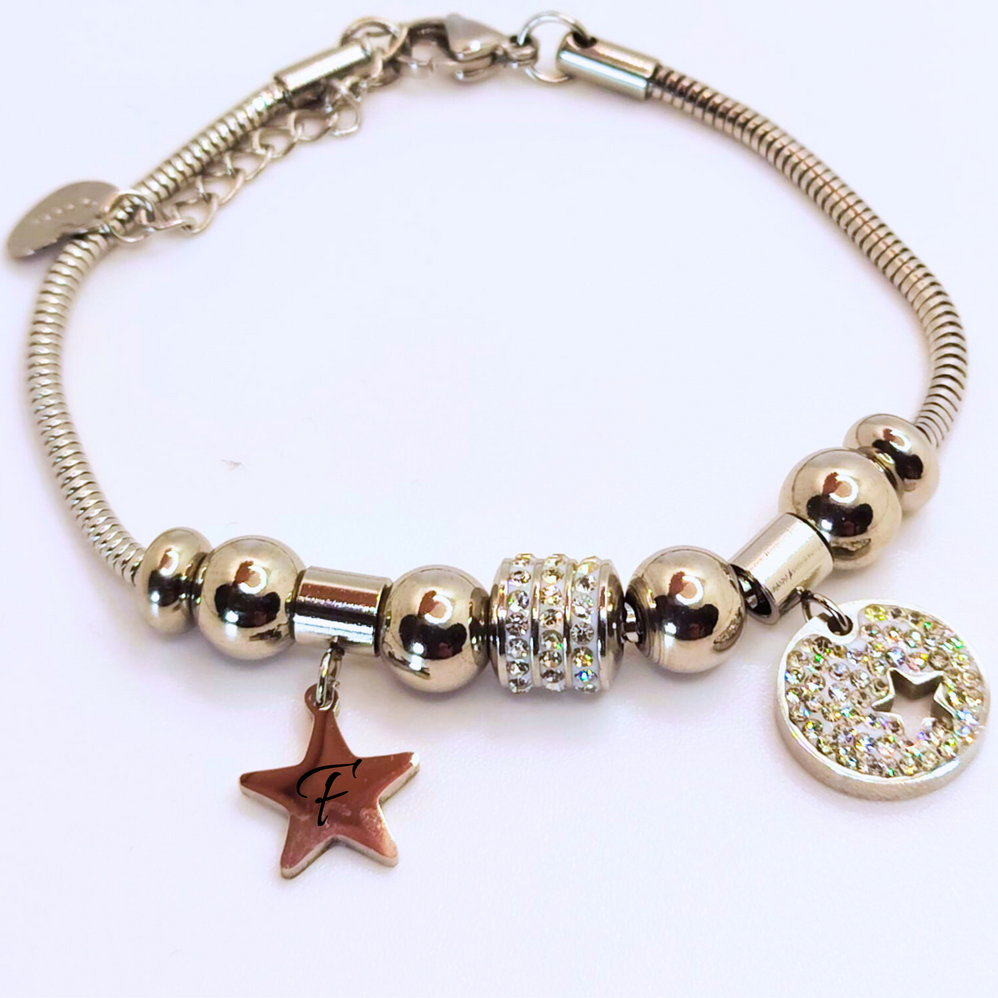 Stella del Cuore" – Bracciale con Charm Personalizzabile e Dettagli Brillanti