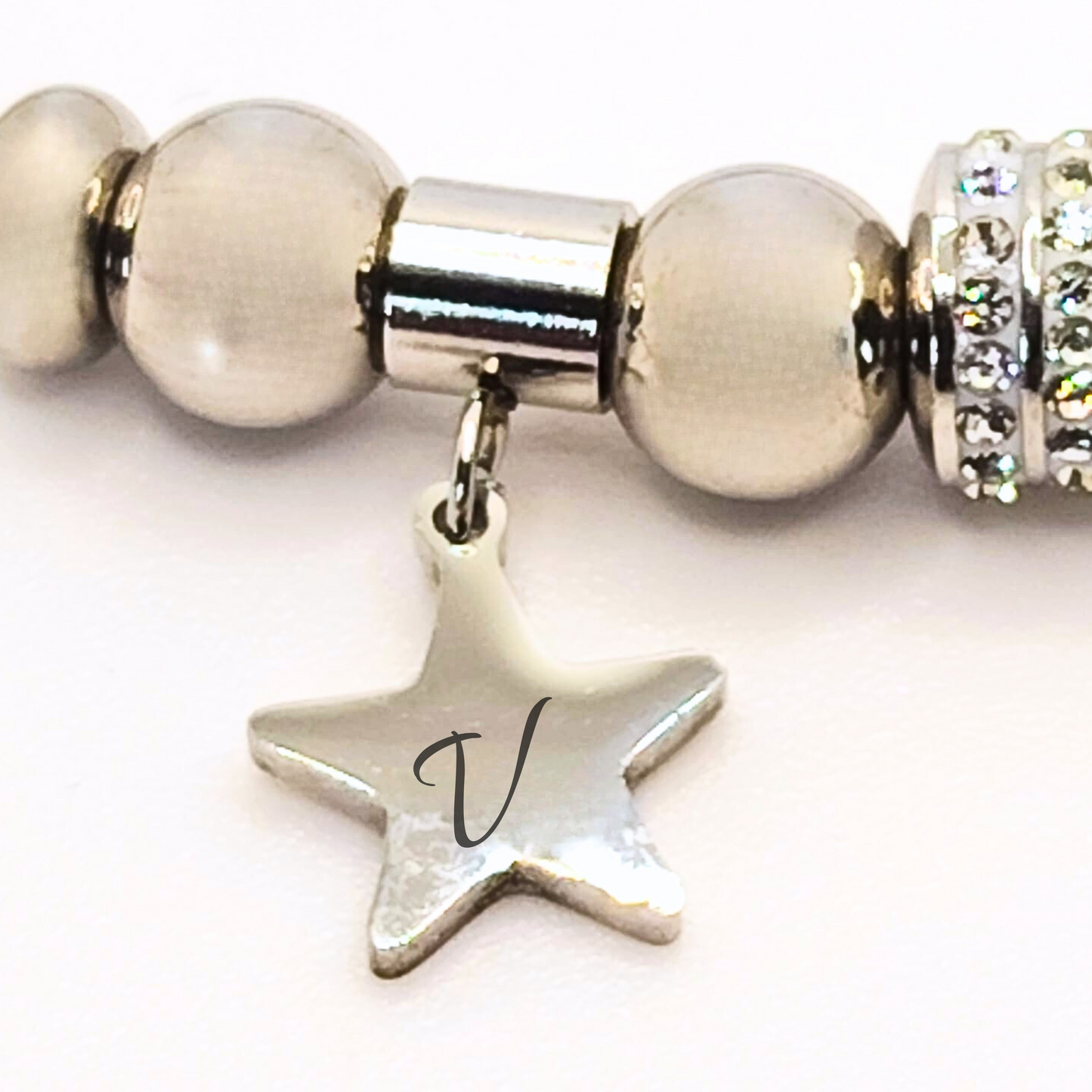 Stella del Cuore" – Bracciale con Charm Personalizzabile e Dettagli Brillanti