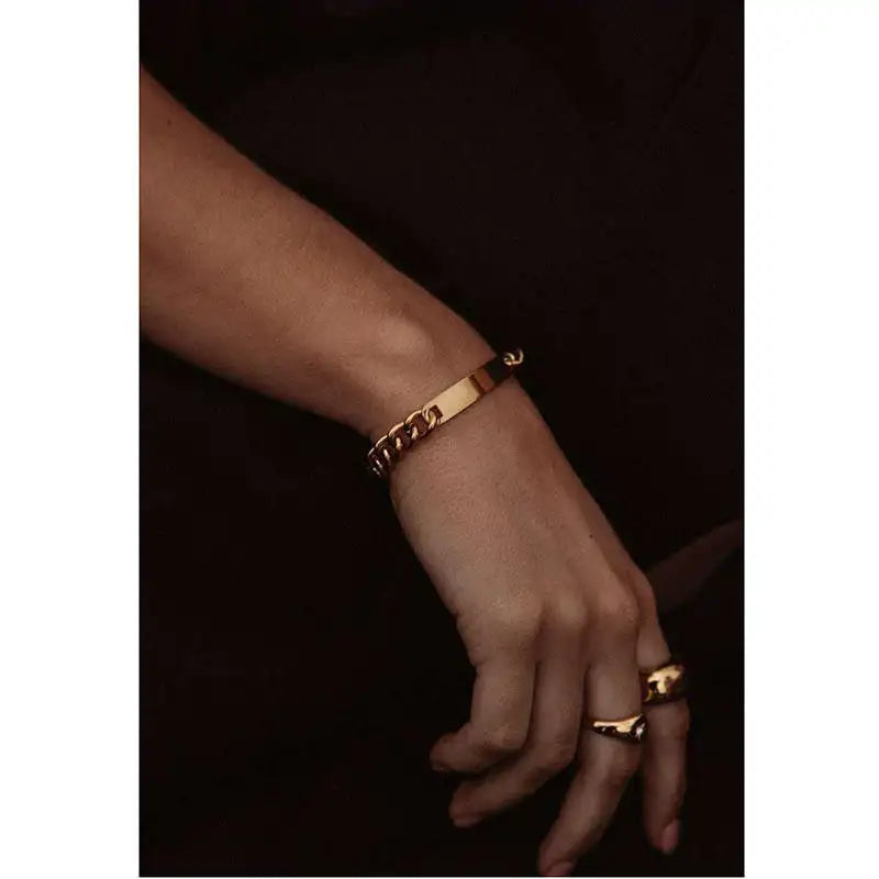 Braccialetto Unisex Personalizzabile – Design Elegante in Acciaio Inossidabile