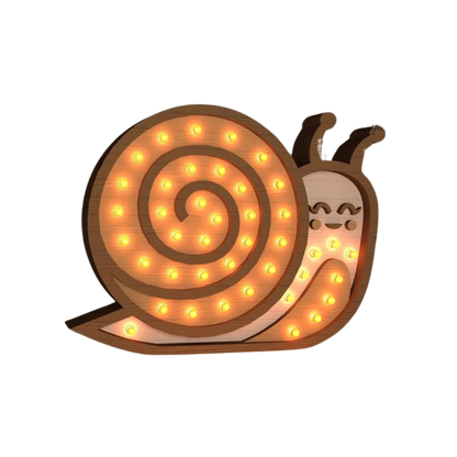 Lampada Notturna in Legno Lumaca– Un Tocco di Magia per la Cameretta