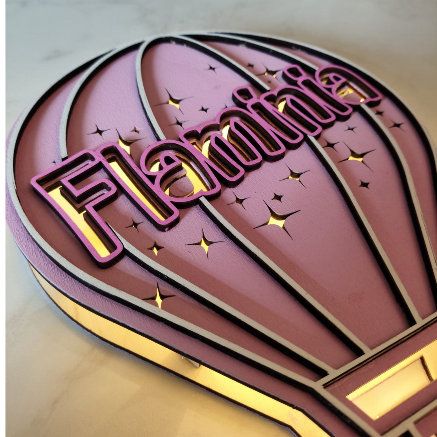 Lampada a Forma di Mongolfiera in Legno – Taglio Laser con Nome Personalizzato