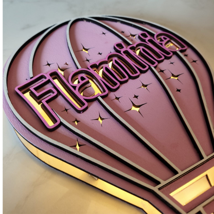 Lampada a Forma di Mongolfiera in Legno – Taglio Laser con Nome Personalizzato